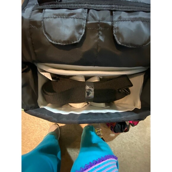 DSLR Brand New Camera bag by Amazon Basics Black adjustable strap multi- compart - Picture 10 of 11